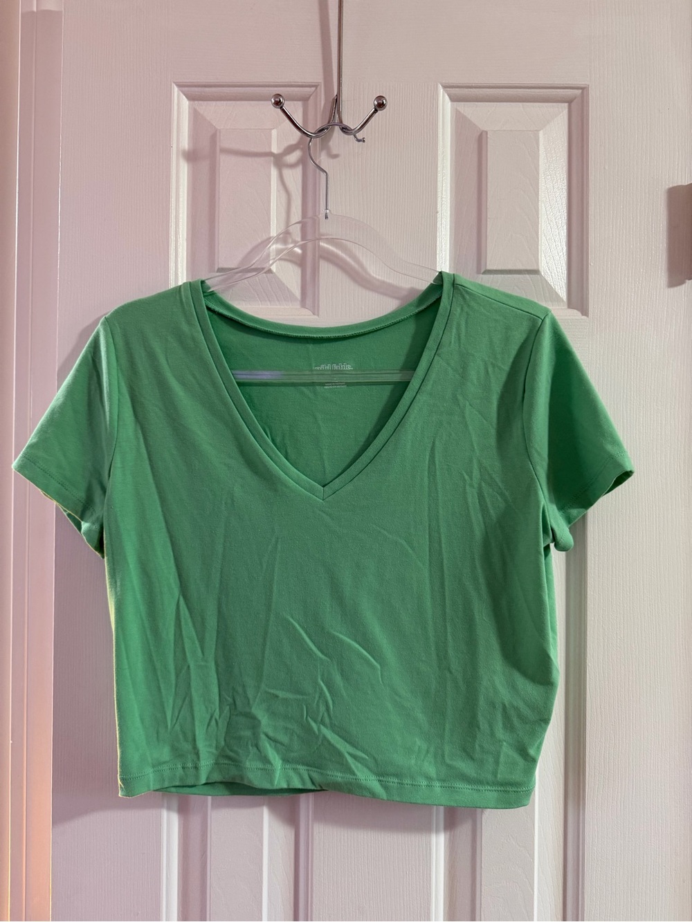Basic V-Neck Crop Top